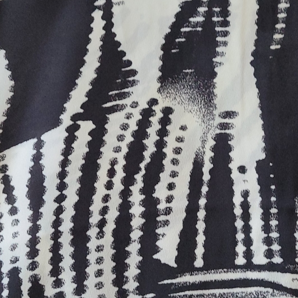 Women's XL Black & White Sheer Blouse - Picture 6 of 8